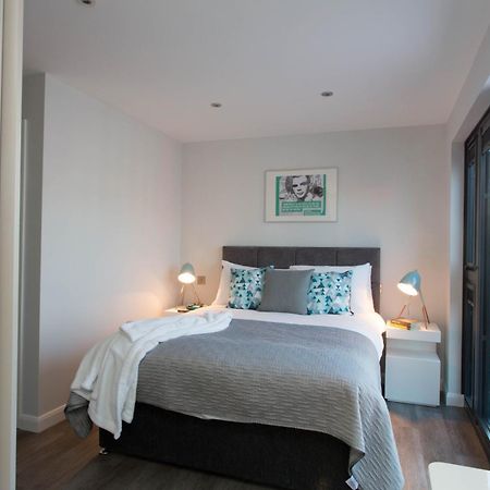 Cotels At 7Zero1 Serviced Apartments - Modern Apartments, Superfast Broadband, Free Parking, Centrally Located Милтън Кейнс Екстериор снимка