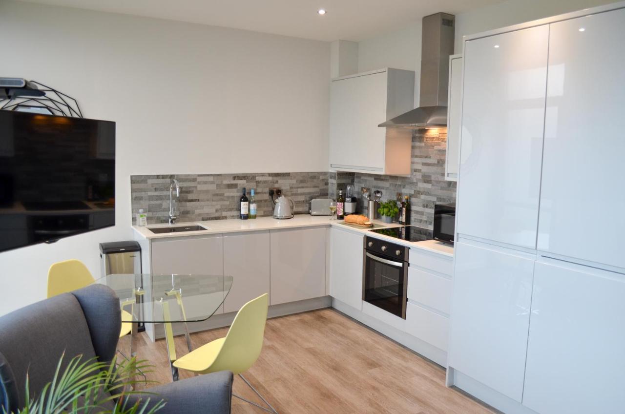 Cotels At 7Zero1 Serviced Apartments - Modern Apartments, Superfast Broadband, Free Parking, Centrally Located Милтън Кейнс Екстериор снимка