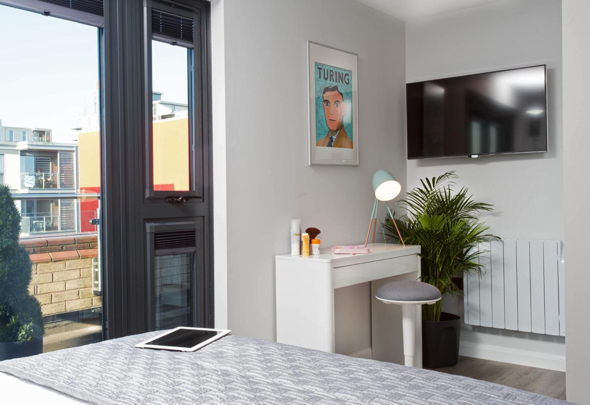 Cotels At 7Zero1 Serviced Apartments - Modern Apartments, Superfast Broadband, Free Parking, Centrally Located Милтън Кейнс Екстериор снимка