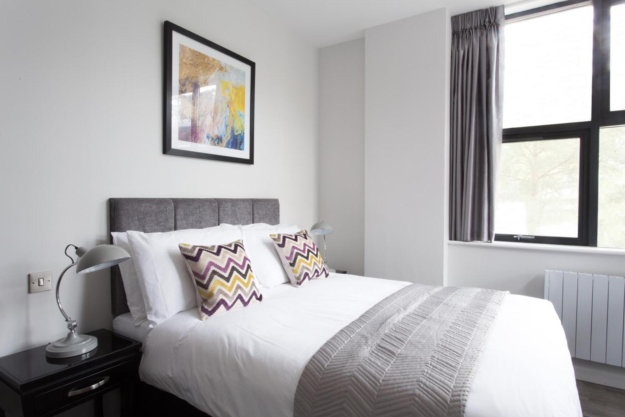 Cotels At 7Zero1 Serviced Apartments - Modern Apartments, Superfast Broadband, Free Parking, Centrally Located Милтън Кейнс Екстериор снимка