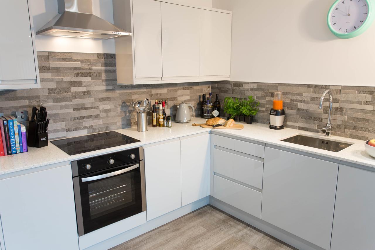 Cotels At 7Zero1 Serviced Apartments - Modern Apartments, Superfast Broadband, Free Parking, Centrally Located Милтън Кейнс Екстериор снимка